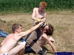 Ibo, 24, Niels, 23 & Rico, 21 > 4Boys-Tramp-OnASkaterPark